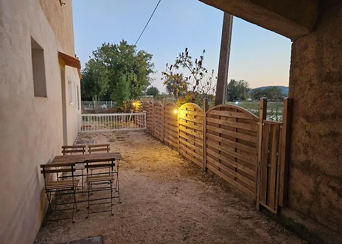 Proche De La Hyères